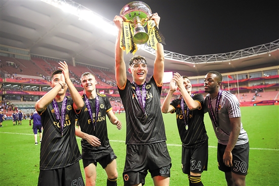 解放者杯决赛前瞻：帕尔梅拉斯进攻最强，弗拉门戈防守最稳固（解放者杯决战前瞻：帕尔梅拉斯火力最猛，弗拉门戈防线最稳）