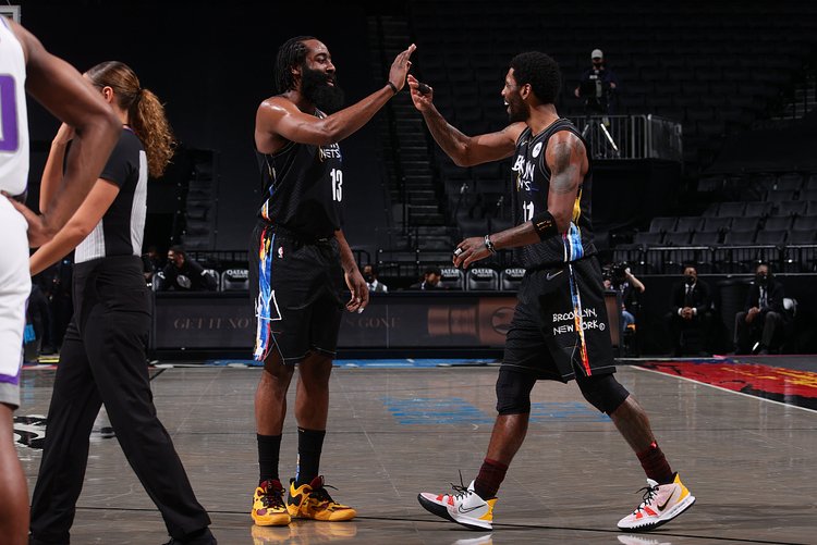 新卡牌大师？皇马本场主裁金特罗本赛季9场西甲出示8红42黄（皇马本场主裁金特罗本季执法西甲9场已掏8红42黄，判罚尺度成焦点）