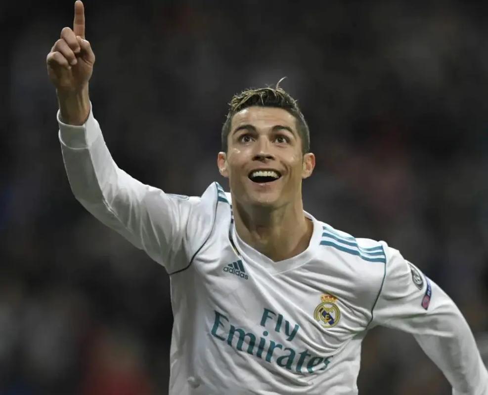 霍伊伦本赛季意甲10场4球，与上赛季联赛进球数持平（霍伊伦意甲本季10战4球，追平上赛季联赛进球数）